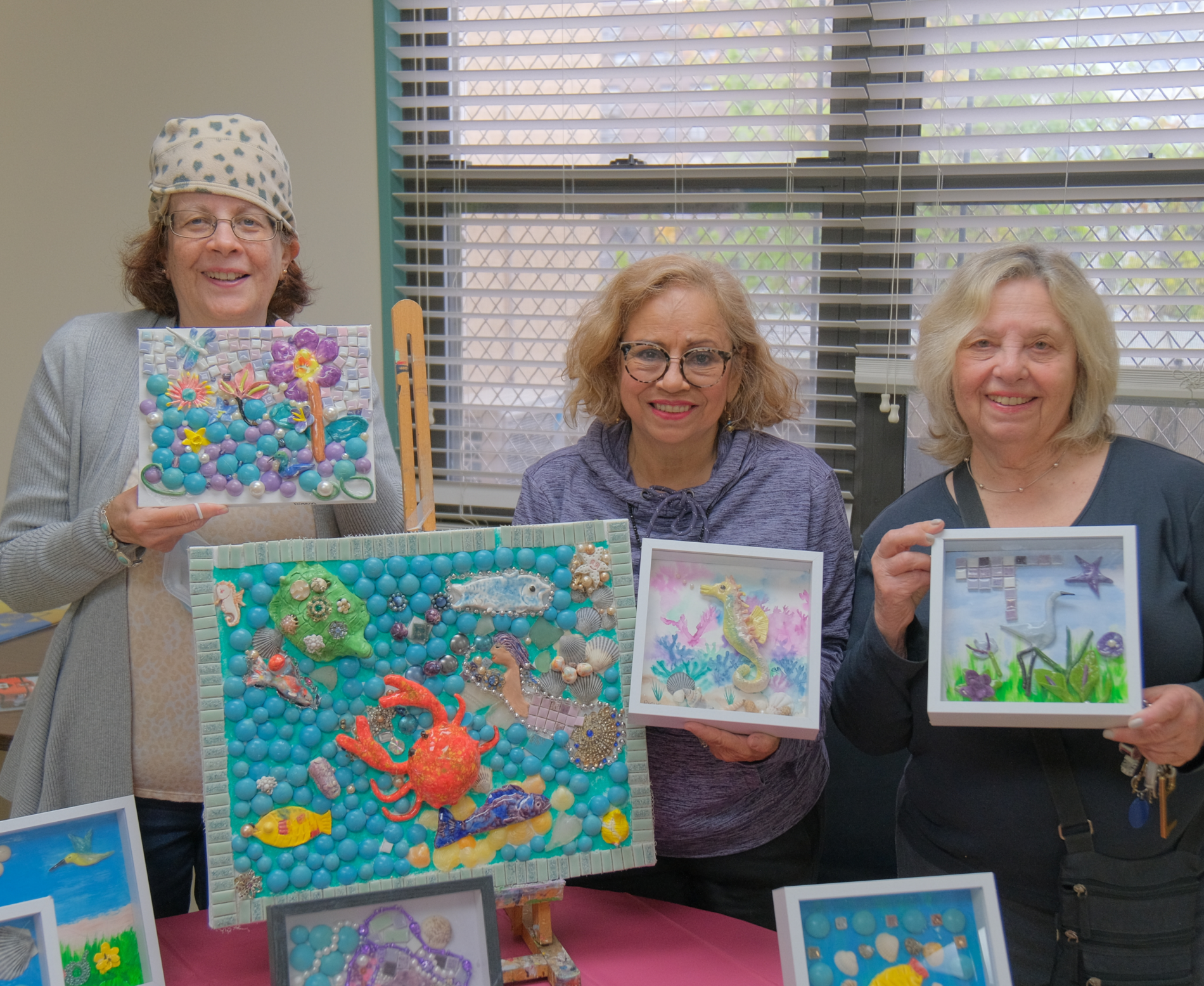 267 Women showing their art