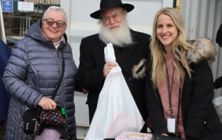 Executive Director Rabbi Moshe Wiener at our food drive